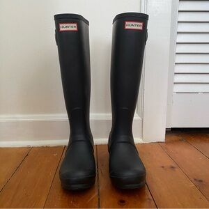 Hunter Black Interior Label